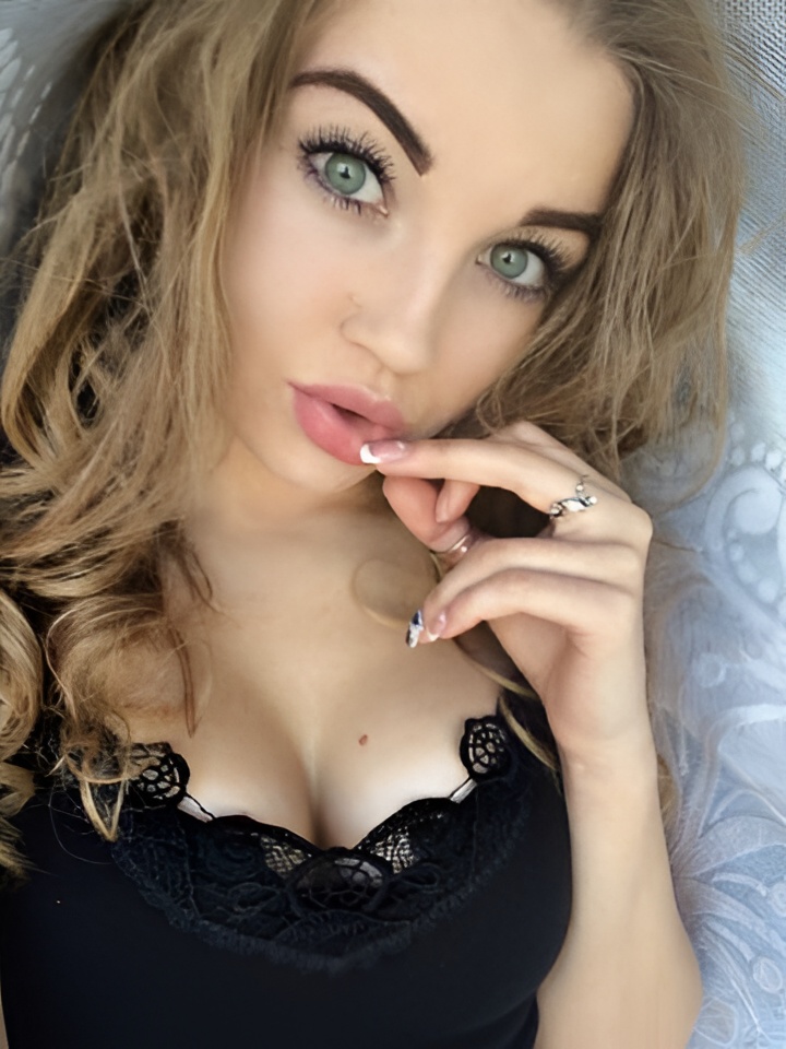 Элеонора привлекальеная девушка из Вельск цена от 3000 руб