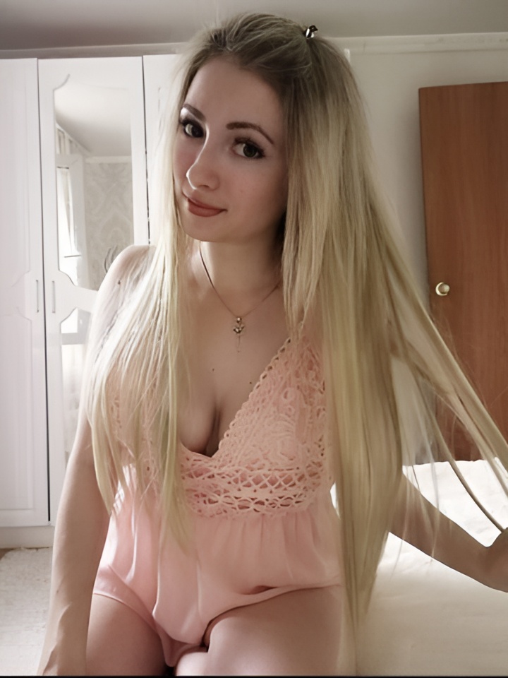 Искра привлекальеная девушка из Вельск цена от 10000 руб