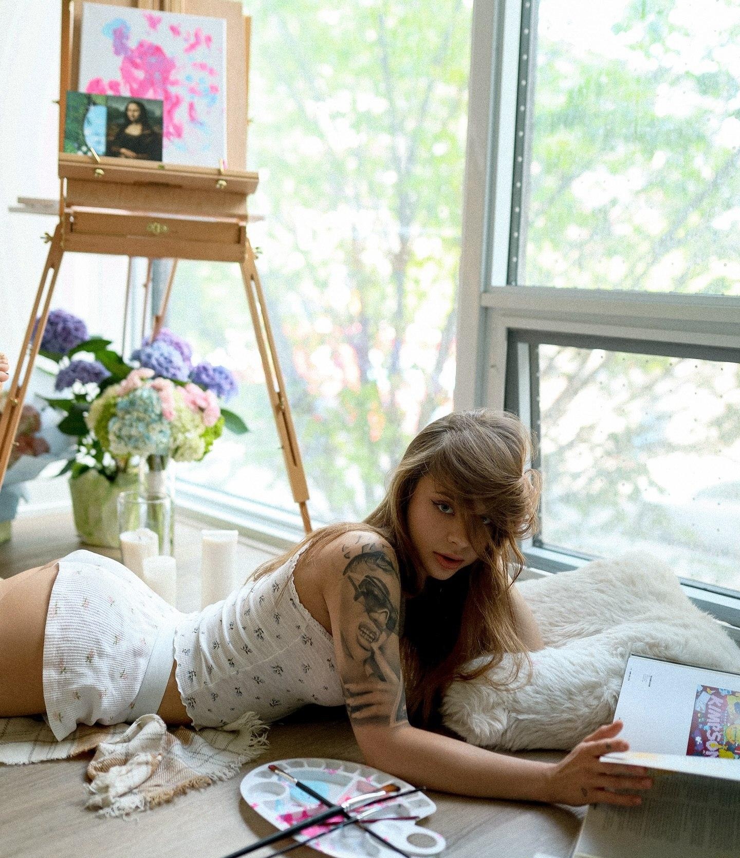 Аврора привлекальеная девушка из Вельск цена от 8000 руб