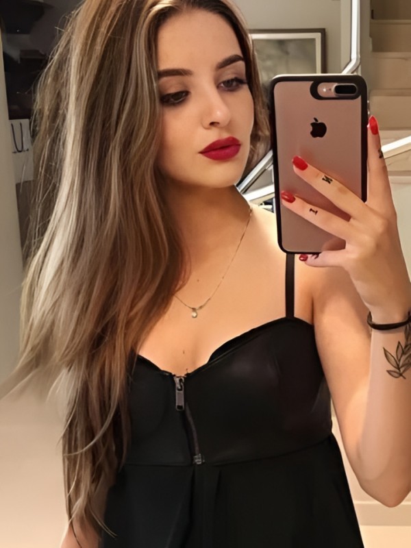 Снежанна привлекательная девушка из Вельск цена от 2000 руб