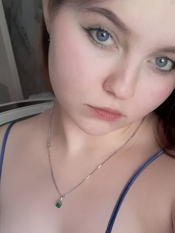 Василиса привлекательная девушка из Вельск цена от 2000 руб