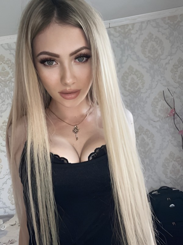 Юстина привлекательная девушка из Вельск цена от 10000 руб