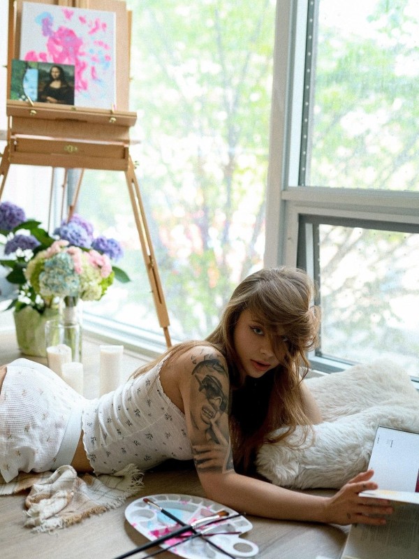 Аврора привлекательная девушка из Вельск цена от 8000 руб