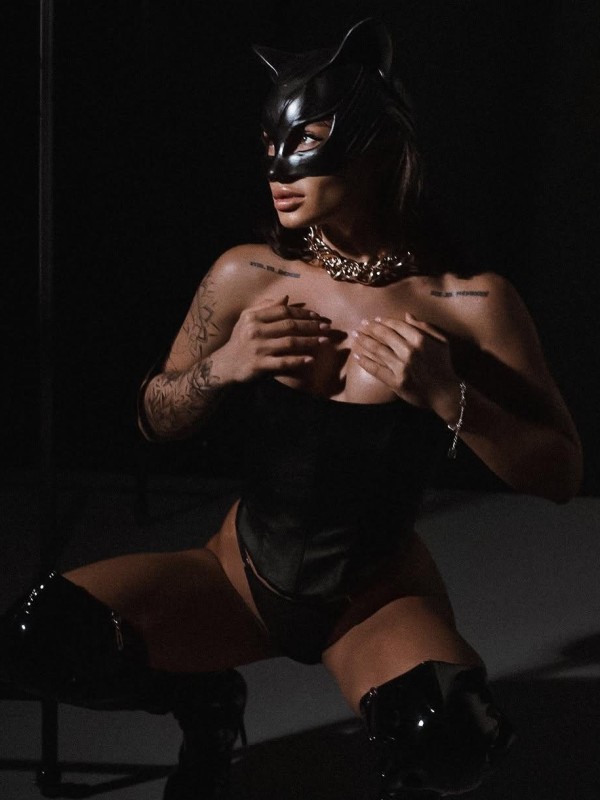 Маруся привлекательная девушка из Вельск цена от 8000 руб